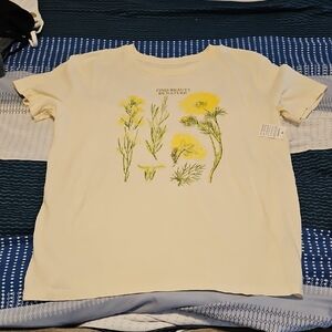 NWT Vici Find Beauty In Nature Cream Floral Graphic T-Shirt